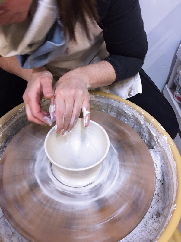 5 Use 1 pound of a contrasting clay body to throw a bowl on the potter’s wheel.