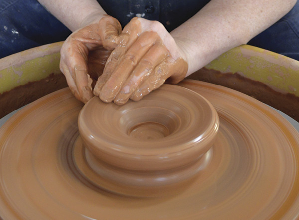 2 Use 1 1/2 pounds (680 g) of clay for the saucer and 1 1/4 pounds (567 g) of clay for the cup.